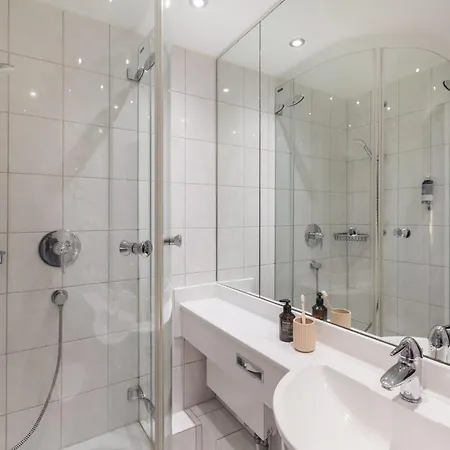 Garner Hotel Hamburg - Wandsbek Marktplatz Экстерьер фото