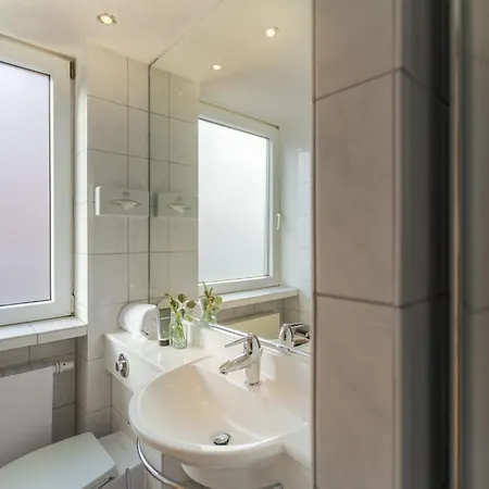 Garner Hotel Hamburg - Wandsbek Marktplatz Экстерьер фото